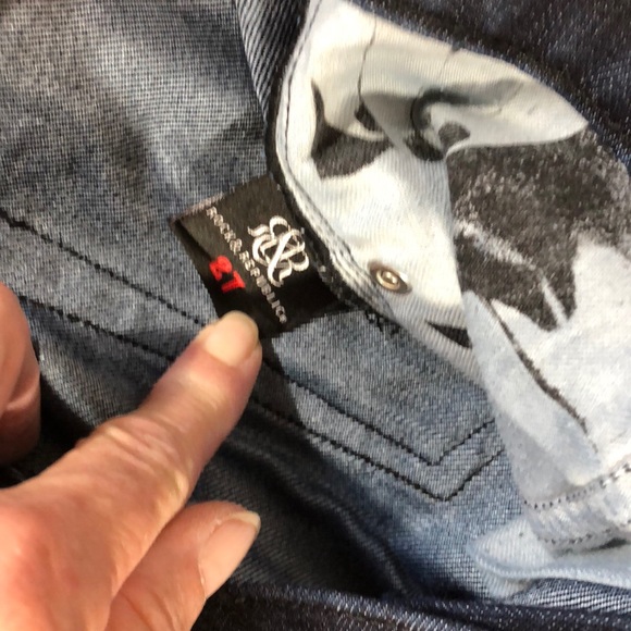 Rock & Republic Low Rise Boot Cut Jeans - Picture 5 of 8